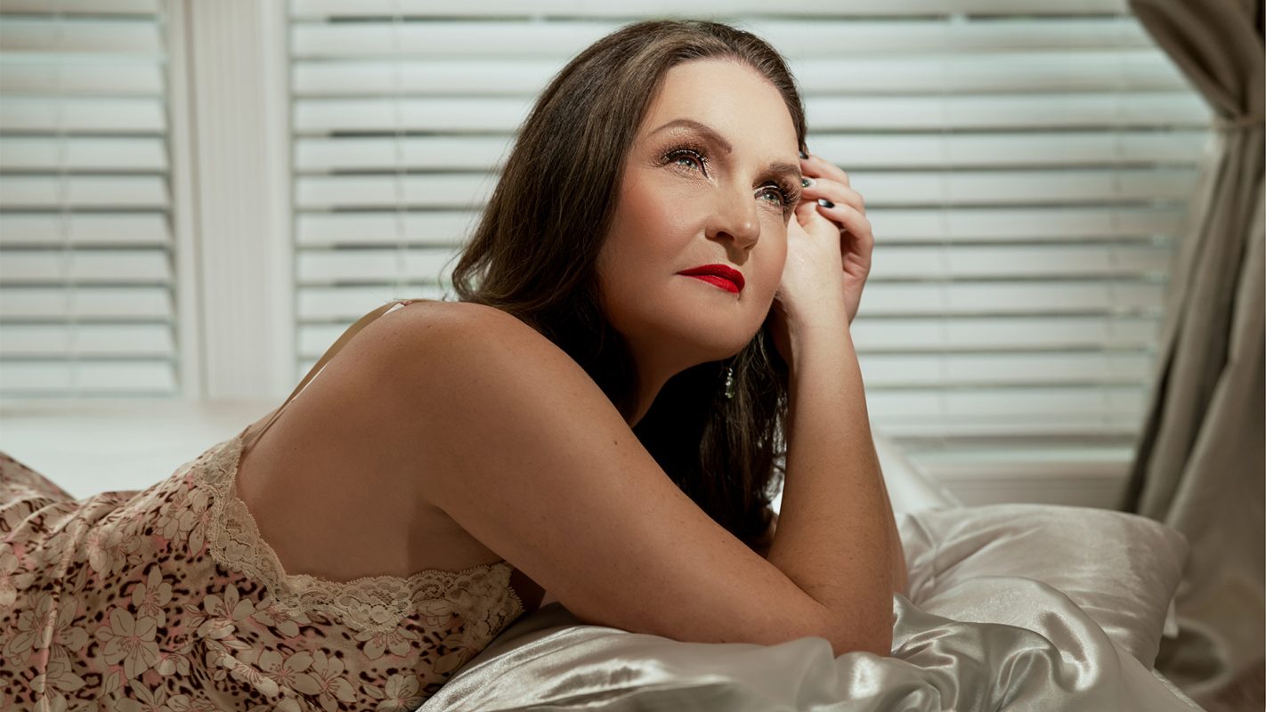 light bed boudoir session