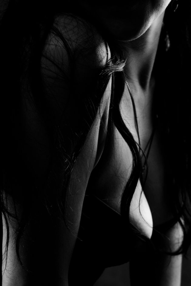 black-and-white-boudoir-outfit-ideas-Seattle-photographer- bride-boudoir